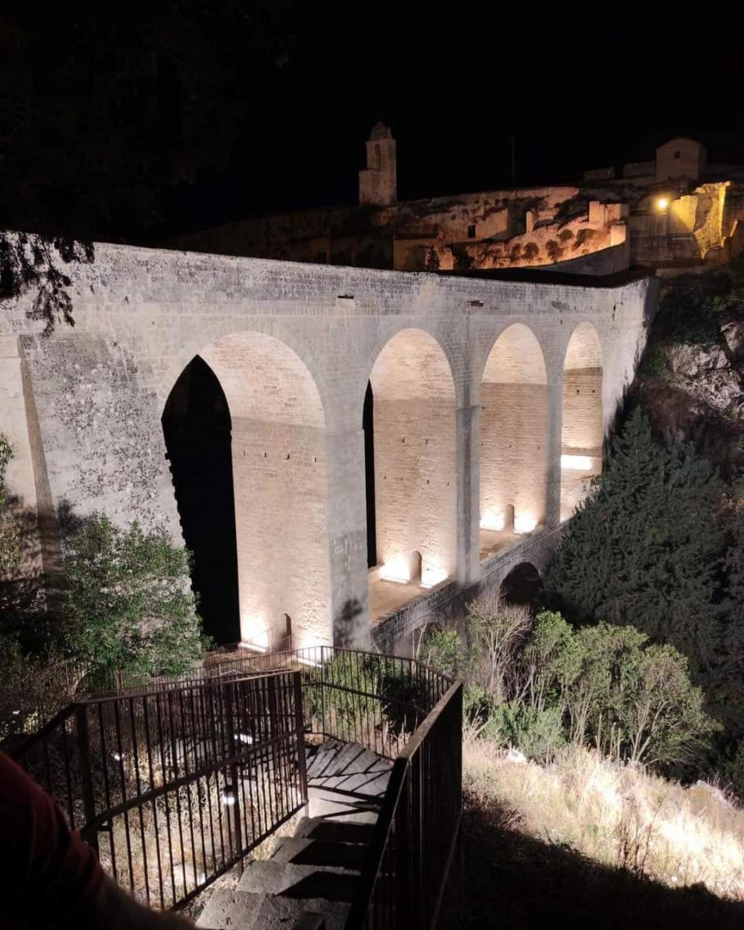 B&B Sotto L'Arco Гравина-ин-Пулья Экстерьер фото